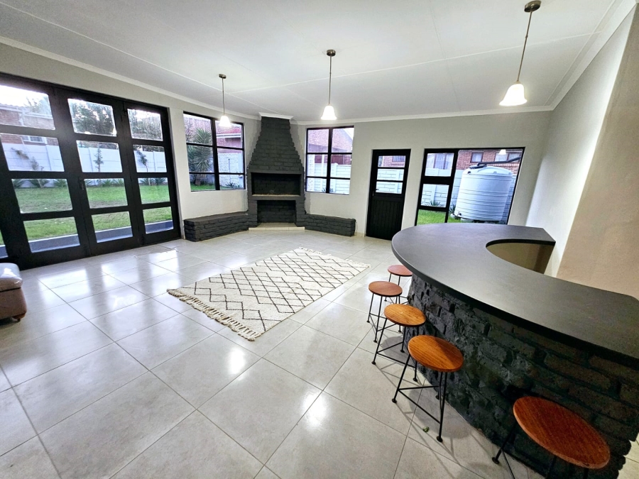 5 Bedroom Property for Sale in Stilbaai Wes Western Cape